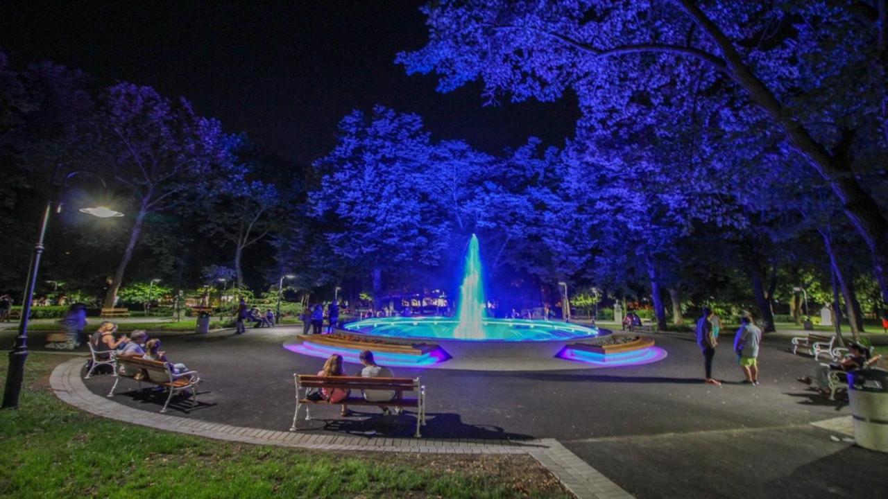 Great Apartment Near The Sea,Central Place! Burgas Stad Buitenkant foto