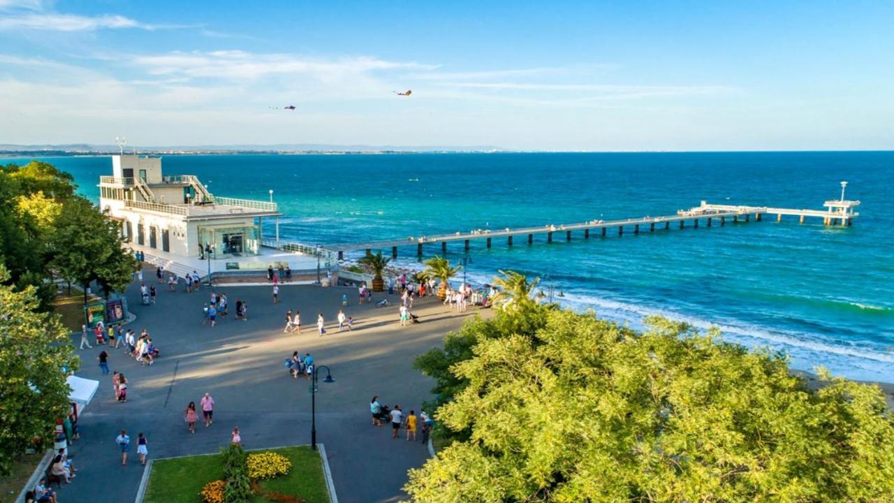 Great Apartment Near The Sea,Central Place! Burgas Stad Buitenkant foto